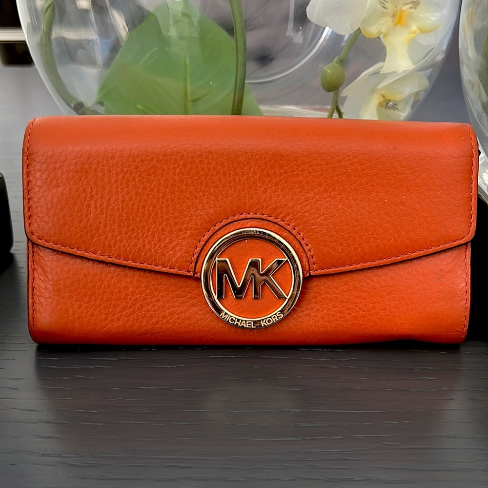 Michael Kors classic wallet